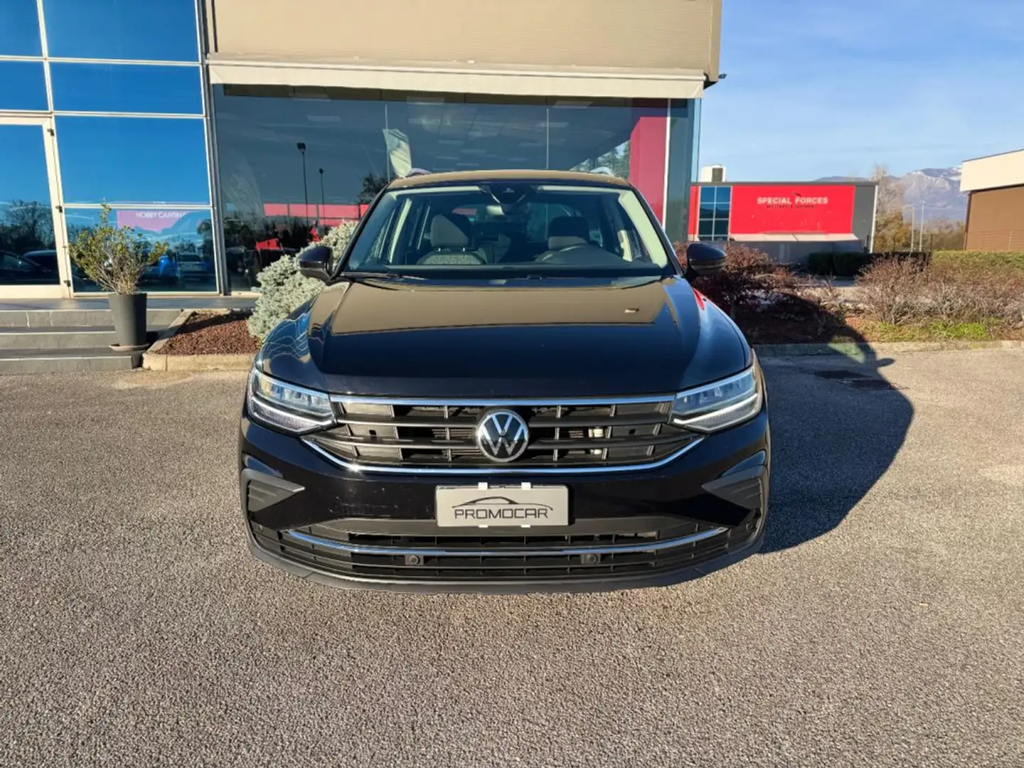 Volkswagen Tiguan 2.0 TDI 150 CV SCR DSG LIFE *UNIPROPRIETARIO* Schwarz - 2