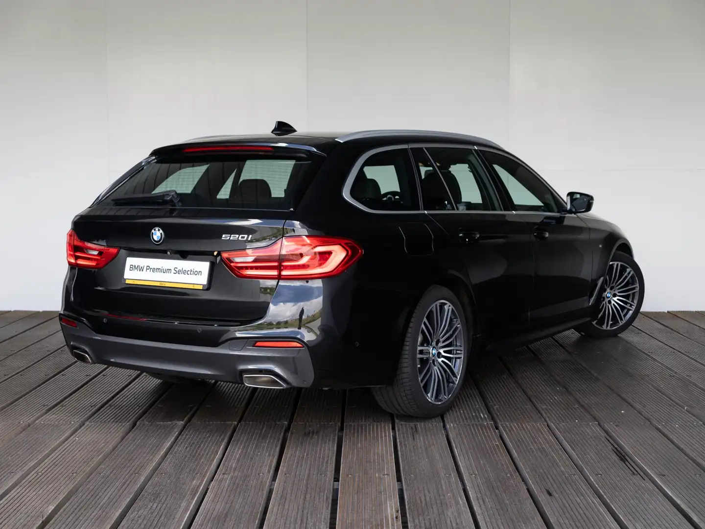 BMW 520 5 Serie Touring 520i | High Executive | M Sportpak Negro - 2