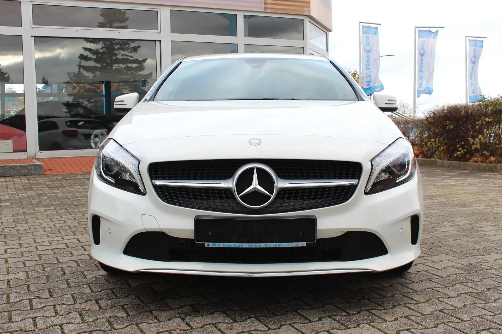 Mercedes-Benz A 180 A -Klasse A 180 BlueEfficiency Weiß - 2