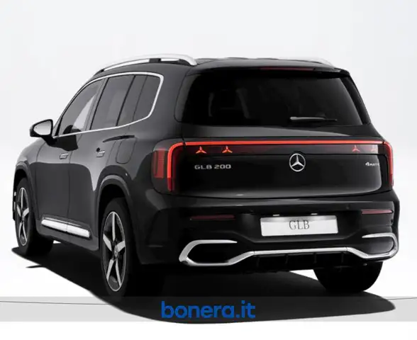 Mercedes-Benz GLB view 3