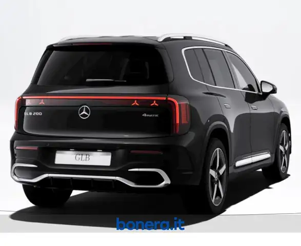 Mercedes-Benz GLB view 4
