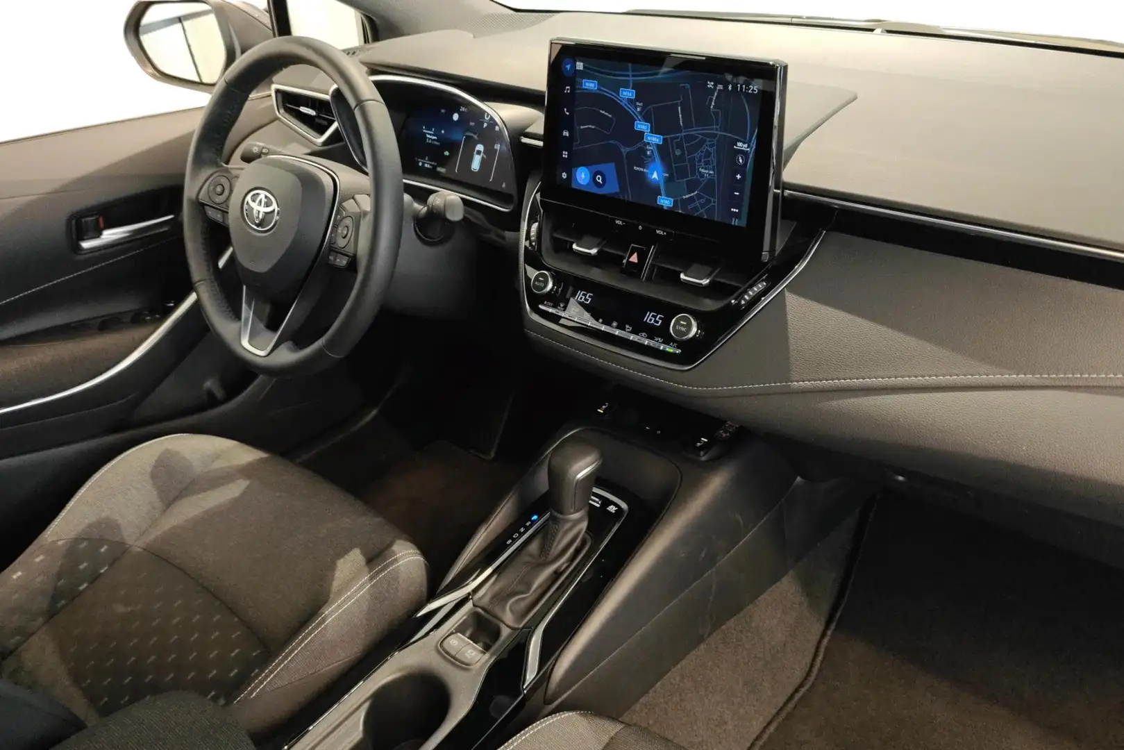Toyota Corolla TS 1.8 Dynamic + Business Pack - incl 2 jaar KARE Grey - 2