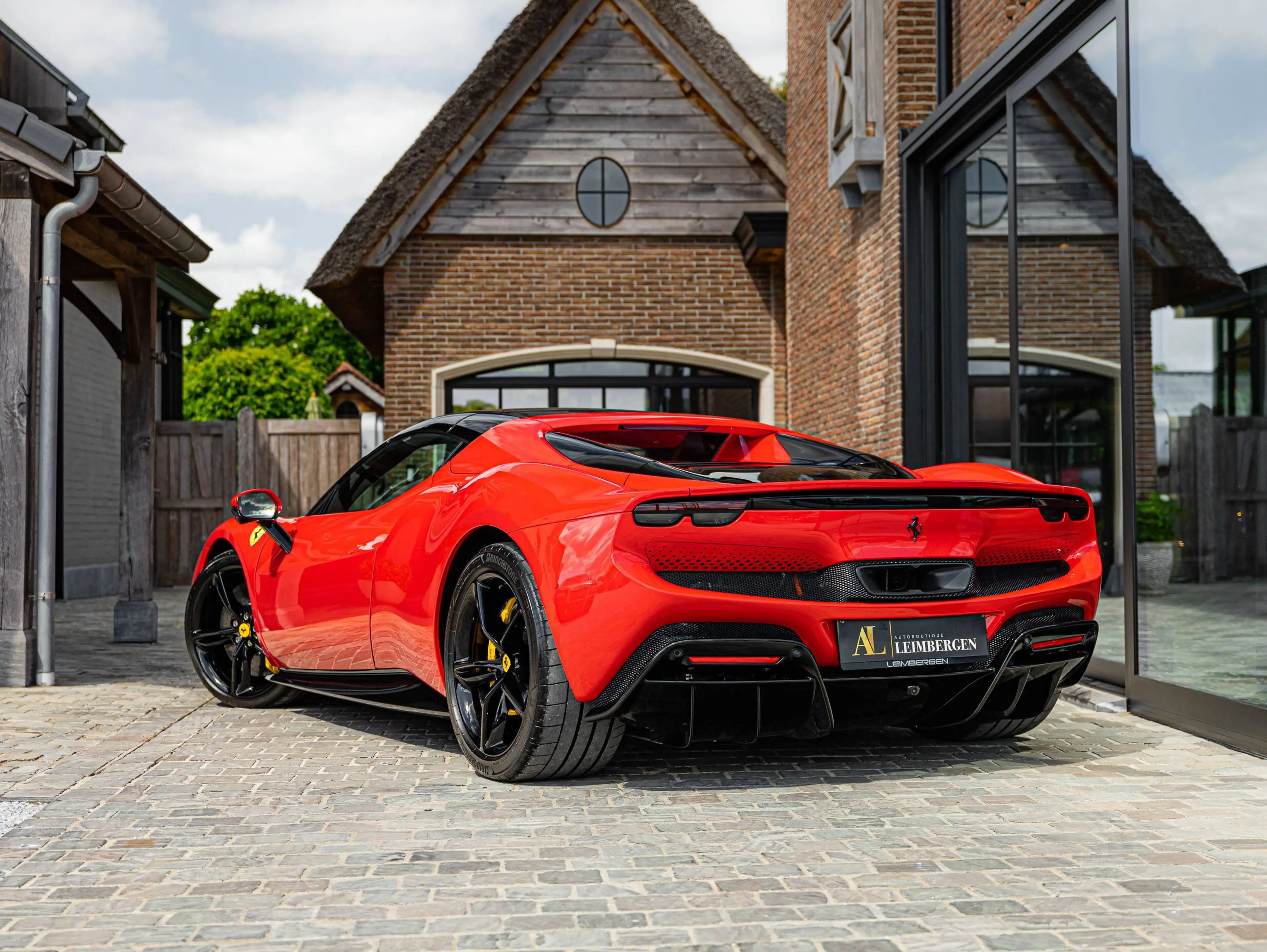 Ferrari 296 GTS / 3.500 Km / 1st owner / Belgian origin / Front PPF / Rosso Corsa / Warranty 06.2030 / Front Lift — photo 5