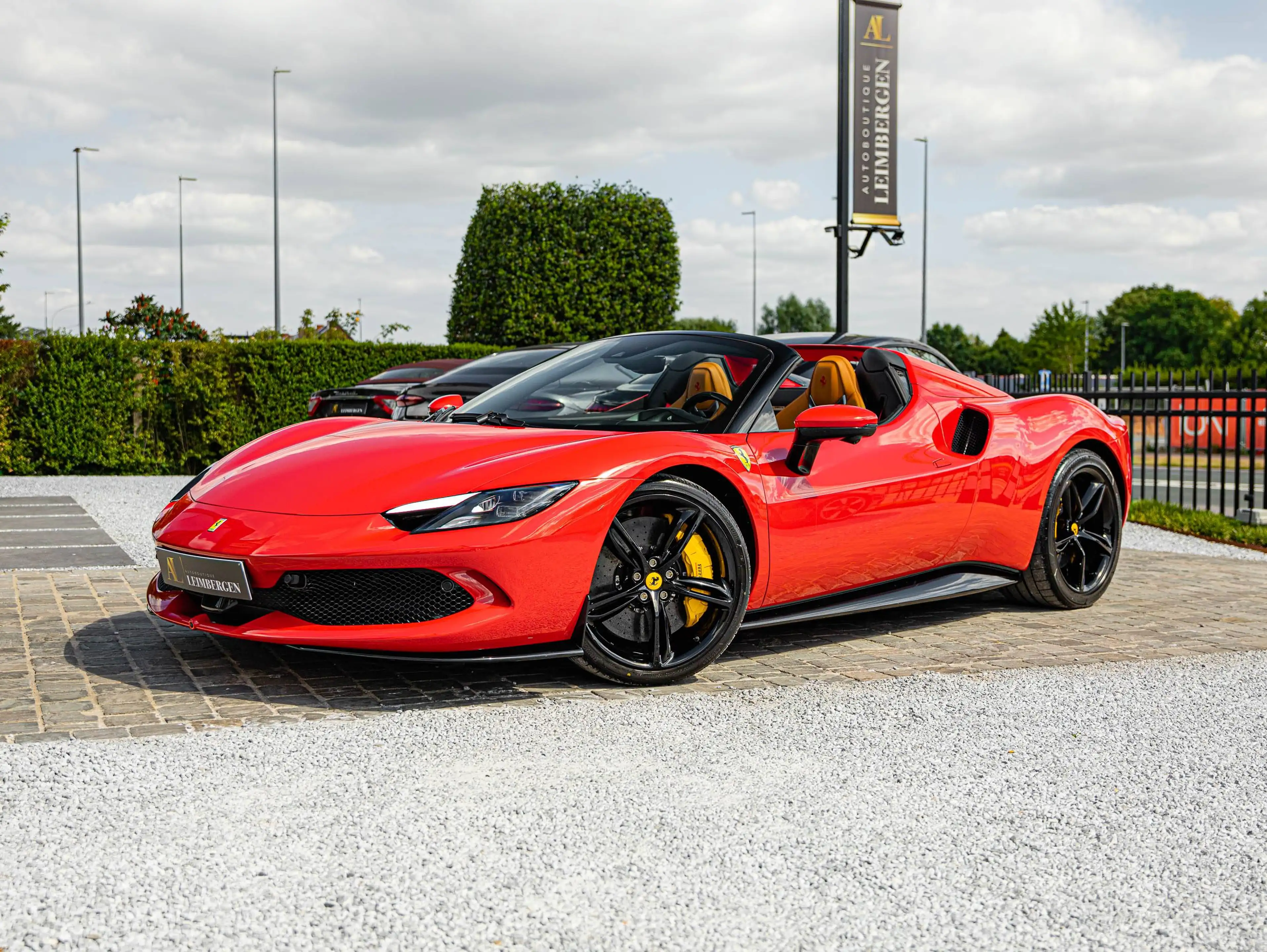 Ferrari 296 GTS / 3.500 Km / 1st owner / Belgian origin / Front PPF / Rosso Corsa / Warranty 06.2030 / Front Lift — photo 2