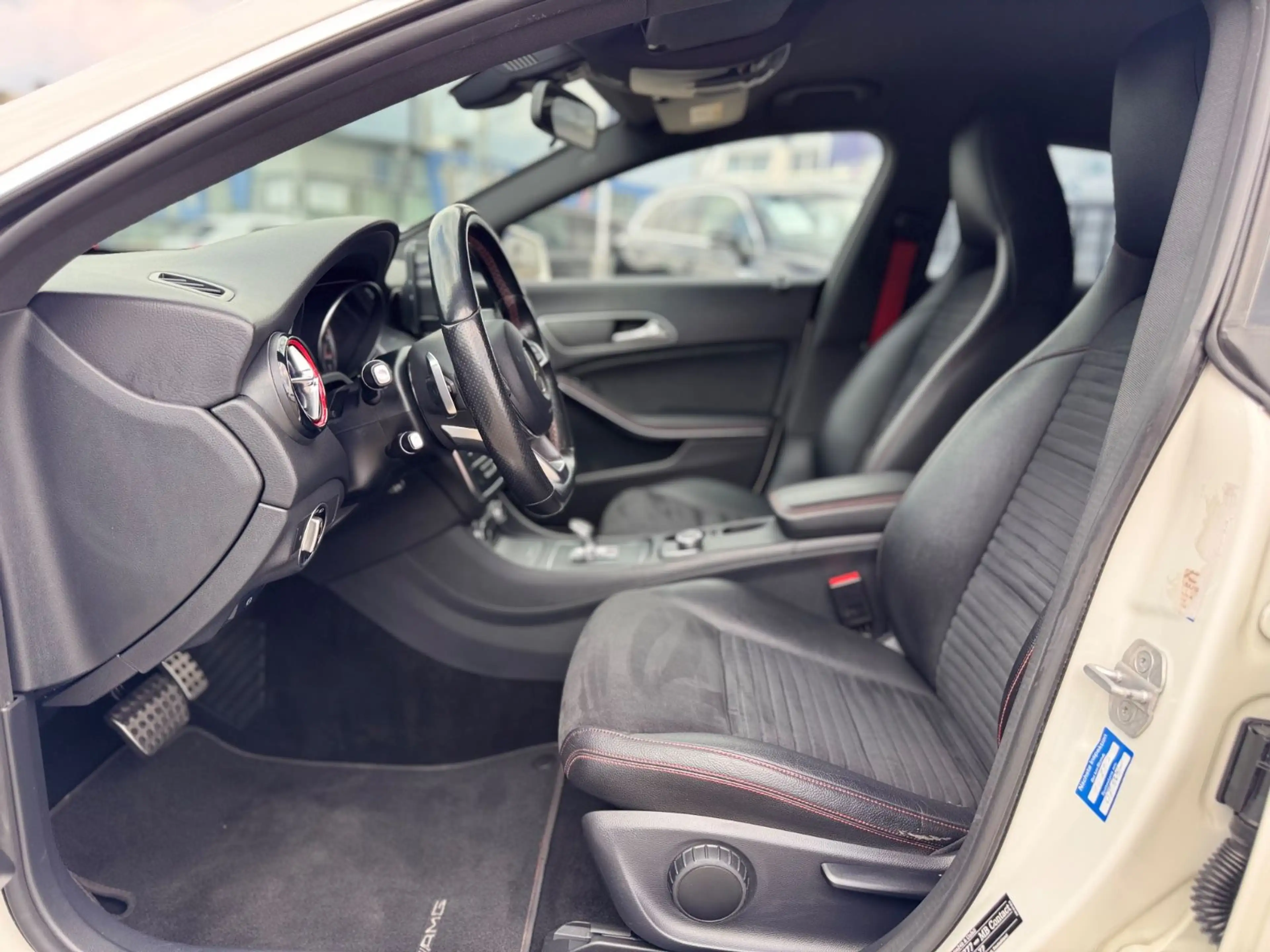 Mercedes-Benz CLA 45 AMG CLA 45 AMG 4Matic Shooting Brake — photo 10