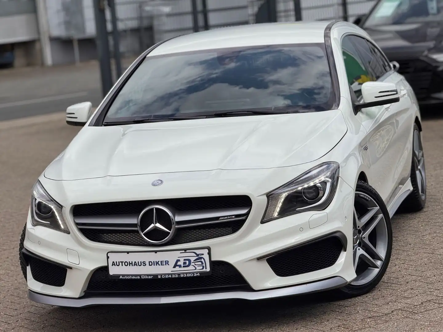 Mercedes-Benz CLA 45 AMG CLA 45 AMG 4Matic Shooting Brake Bílá - 1