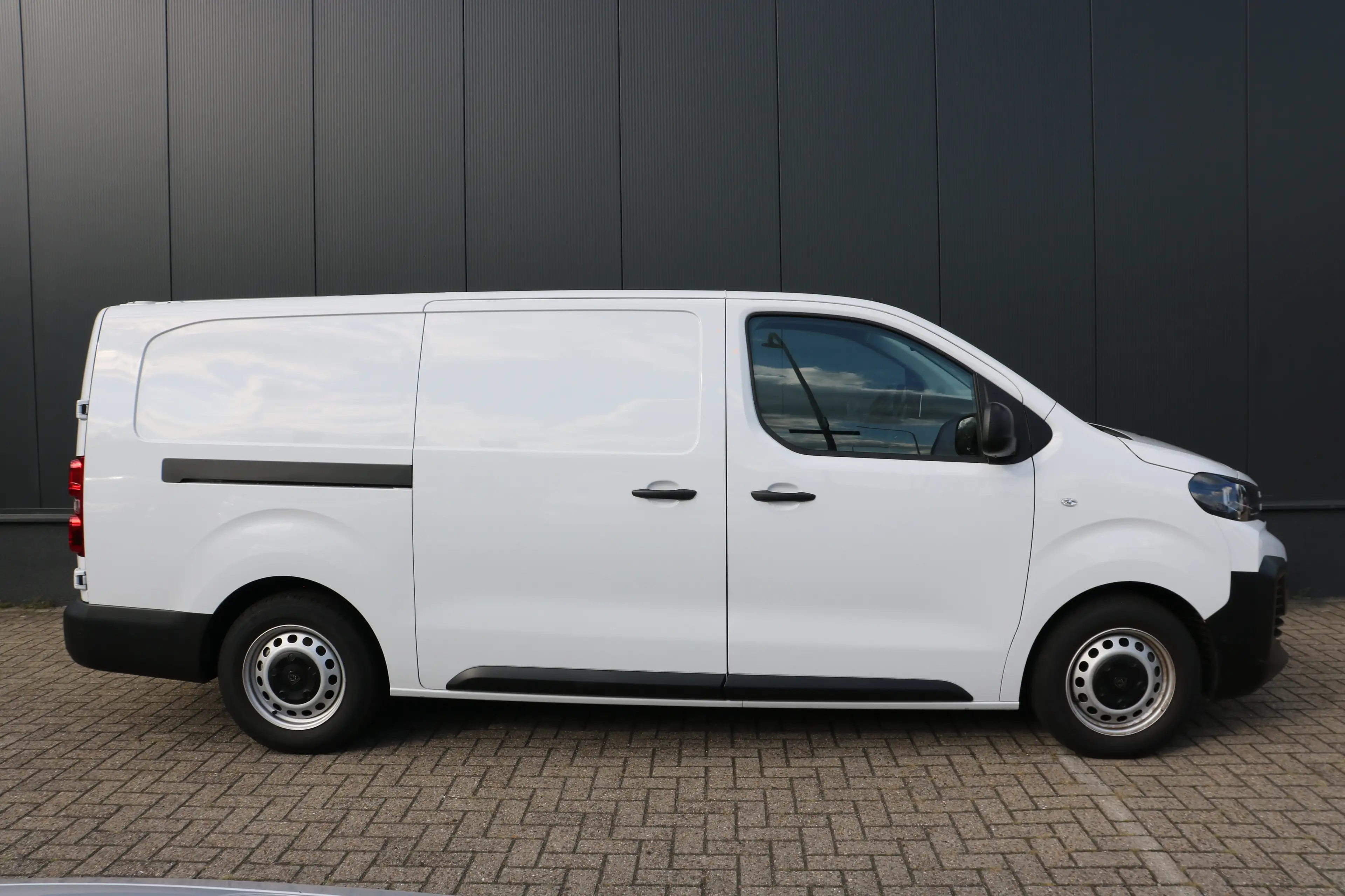Peugeot e-Expert EV L3 75 kWh | Navi | Camera | PDC V+A | Cruise co — photo 4