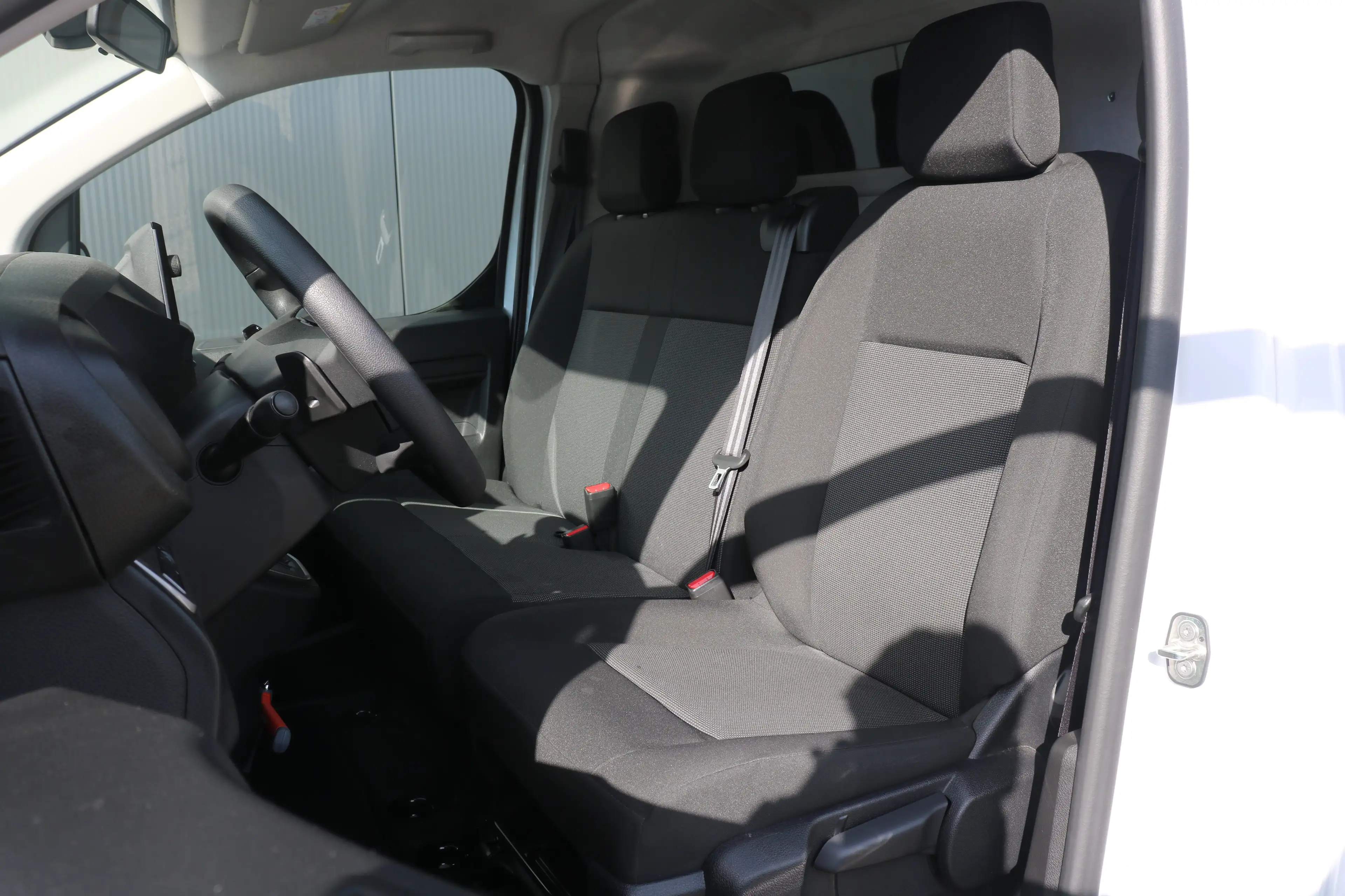 Peugeot e-Expert EV L3 75 kWh | Navi | Camera | PDC V+A | Cruise co — photo 14