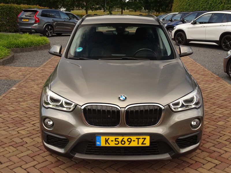 BMW X1 xDrive20i Essential | Trekhaak | 4x4| Verst. A-ban — photo 4