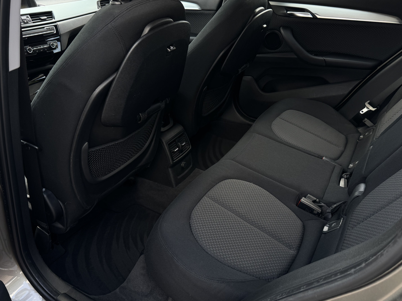 BMW X1 xDrive20i Essential | Trekhaak | 4x4| Verst. A-ban — photo 33