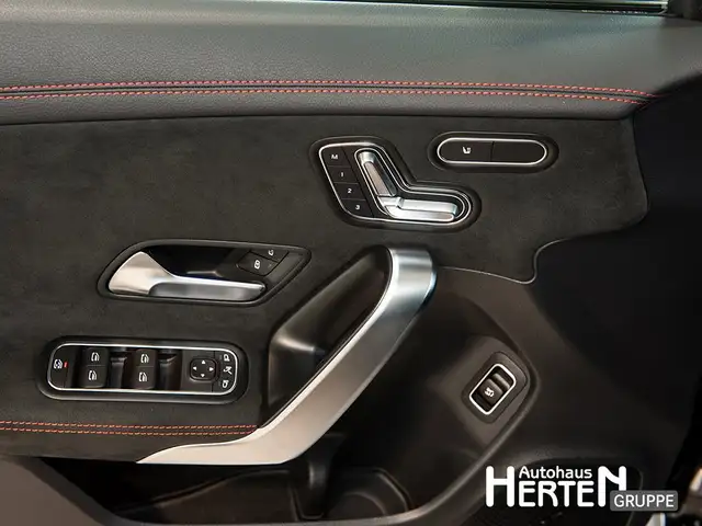 Mercedes-Benz Cla view 9