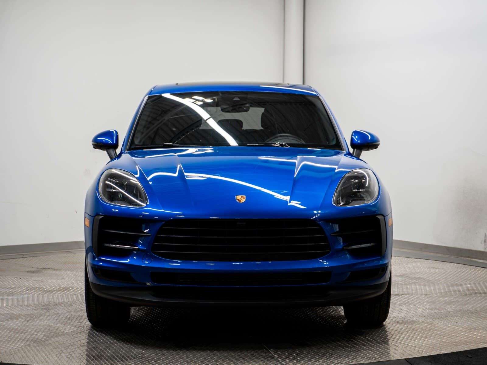 2021 Porsche Macan |Two Wheel Sets, No Accidents, Porsche Service His thumb 8