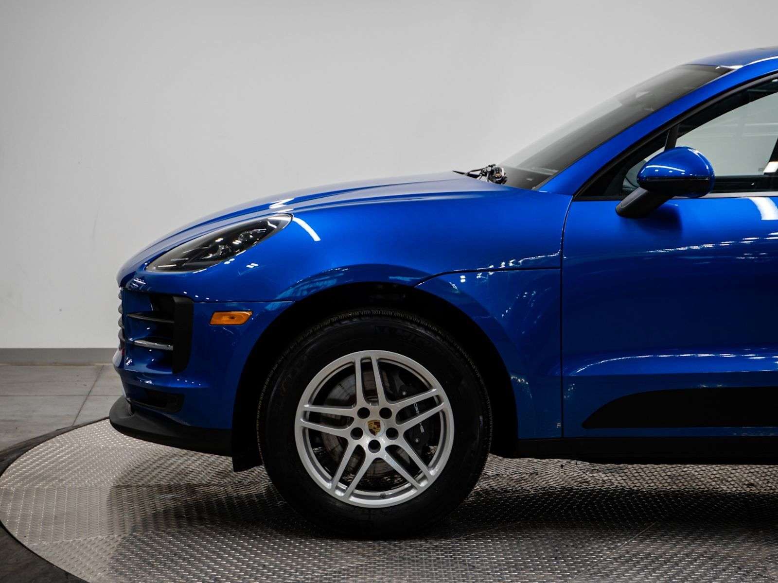 2021 Porsche Macan |Two Wheel Sets, No Accidents, Porsche Service His thumb 9