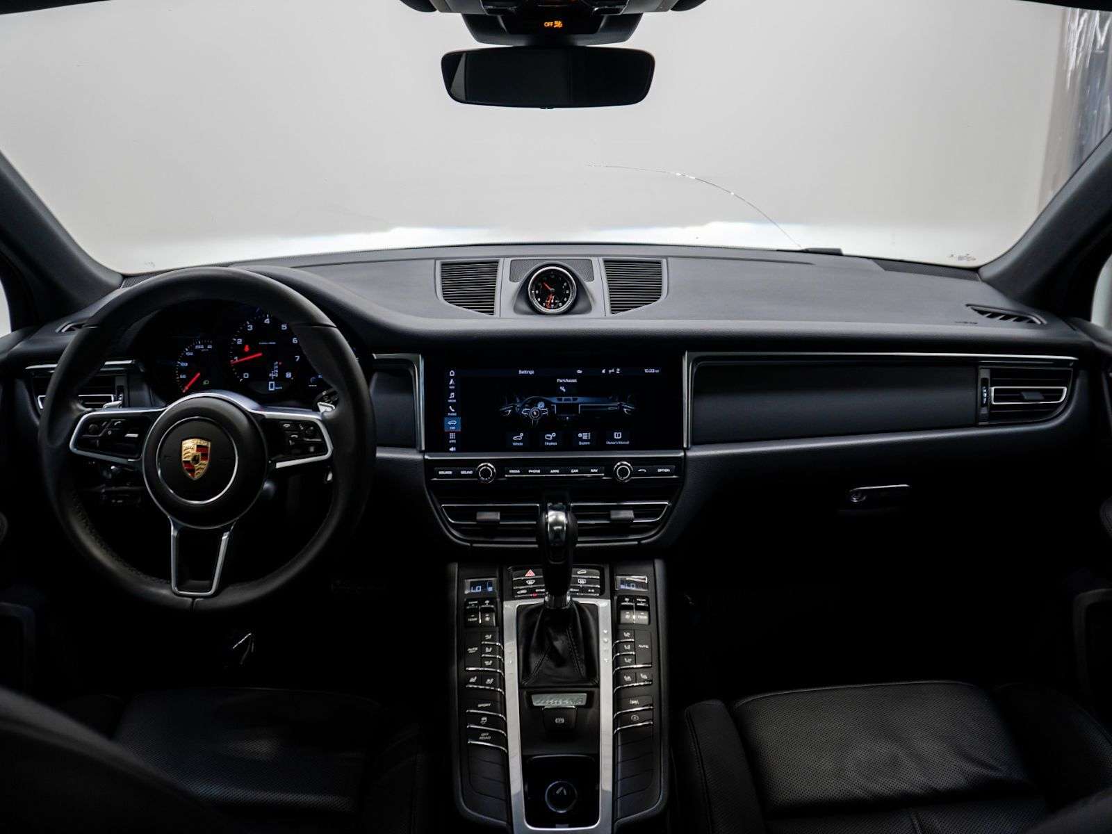 2021 Porsche Macan |Two Wheel Sets, No Accidents, Porsche Service His thumb 31