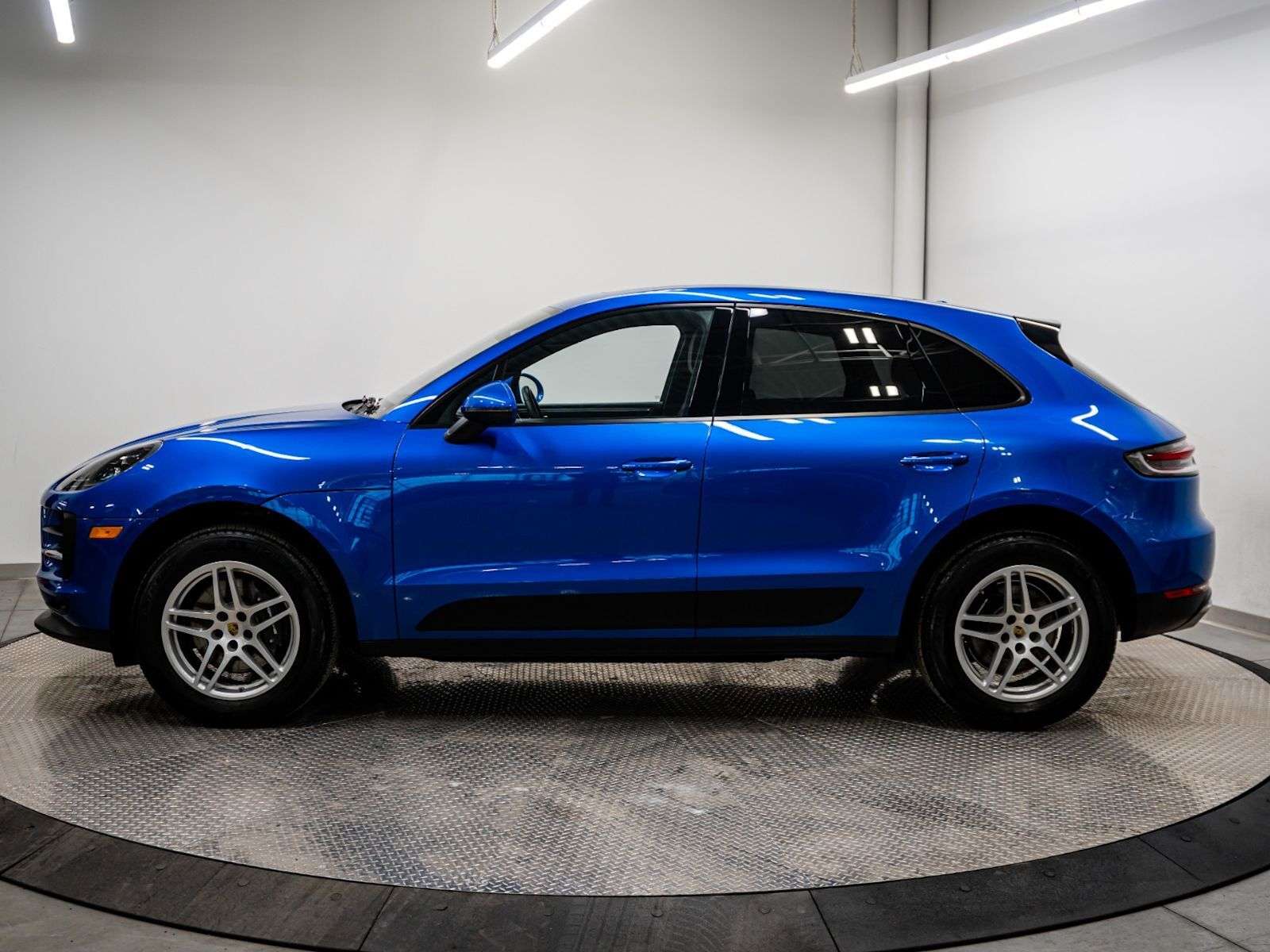 2021 Porsche Macan |Two Wheel Sets, No Accidents, Porsche Service His alt 2