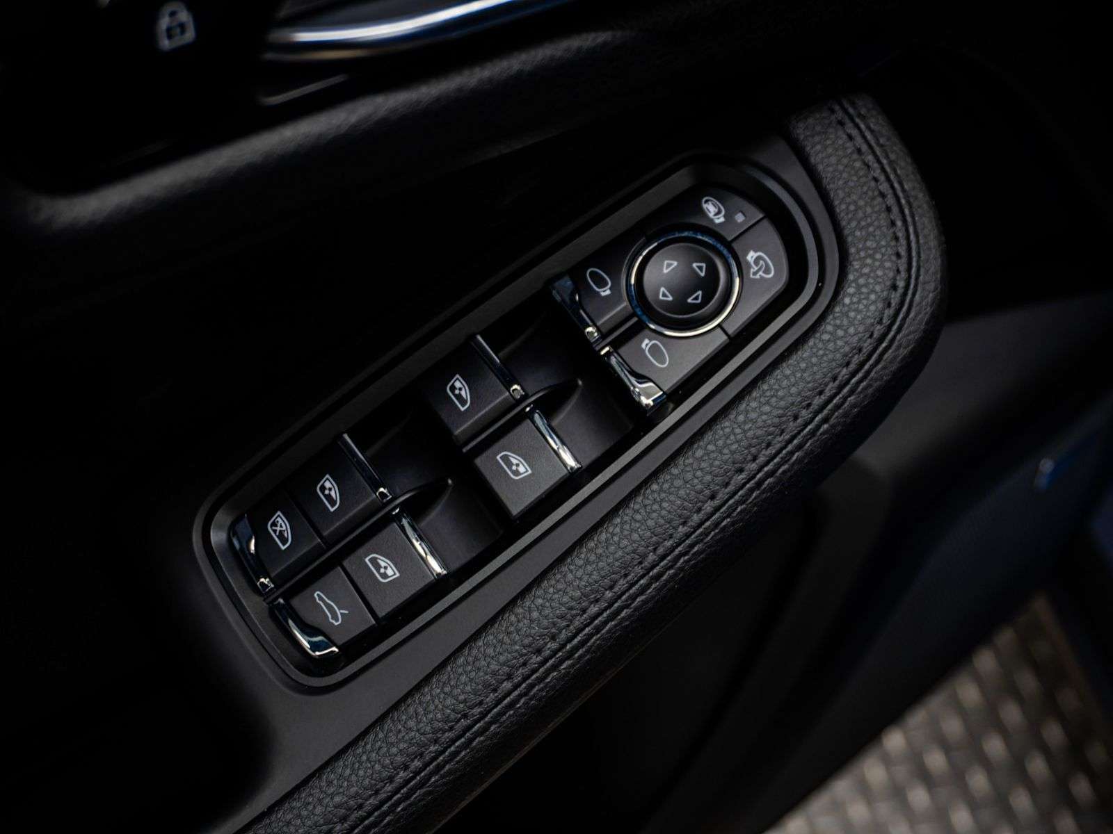 2021 Porsche Macan |Two Wheel Sets, No Accidents, Porsche Service His thumb 25