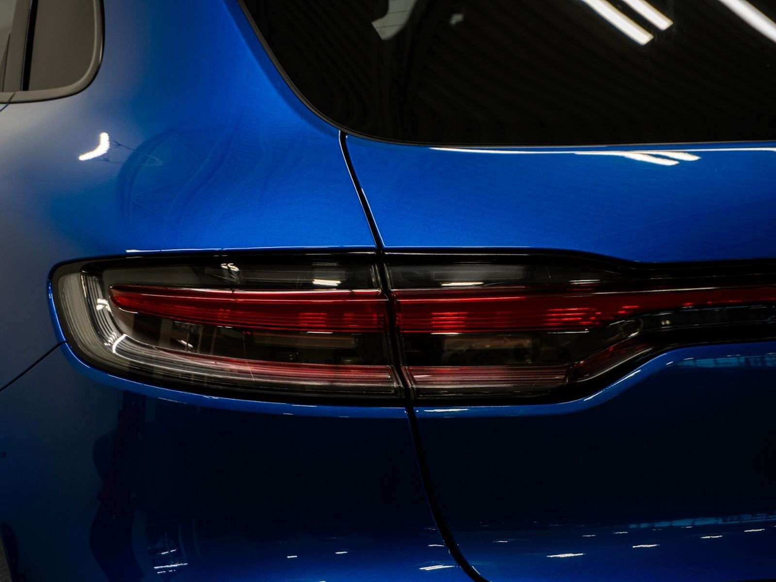 2021 Porsche Macan |Two Wheel Sets, No Accidents, Porsche Service His thumb 14