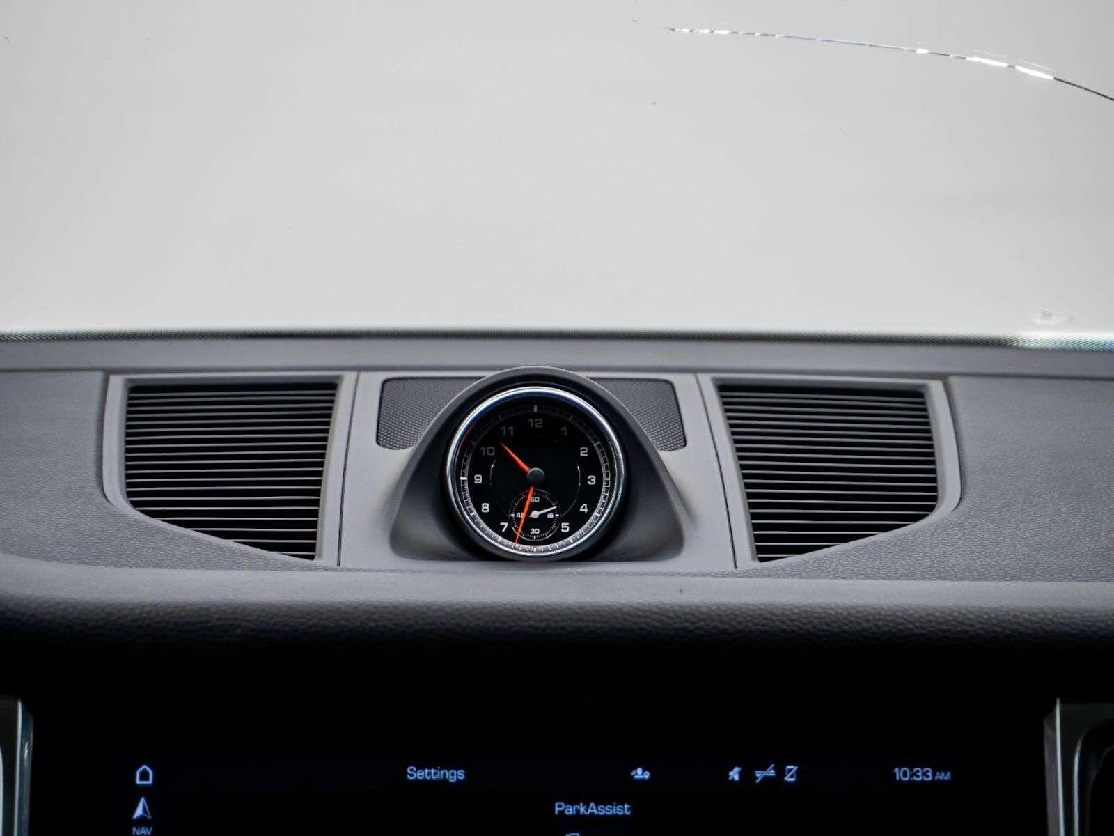 2021 Porsche Macan |Two Wheel Sets, No Accidents, Porsche Service His thumb 32