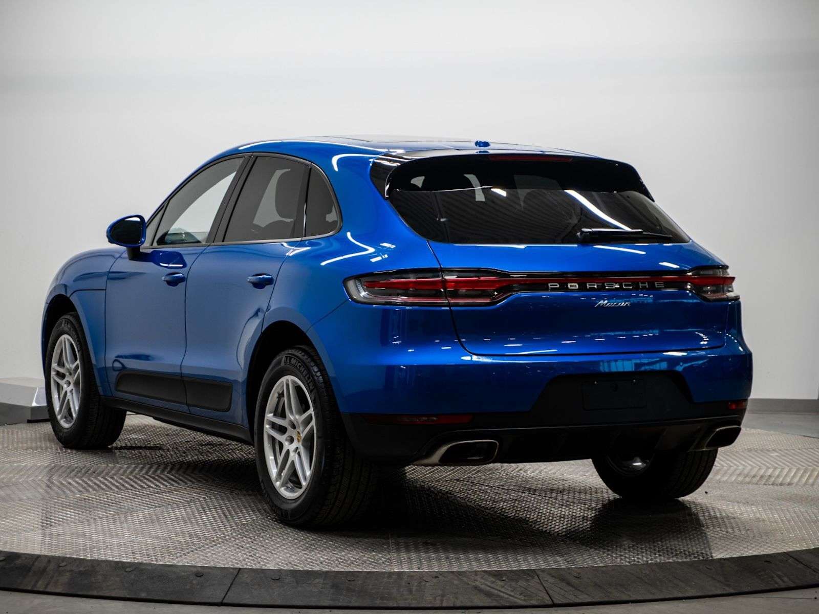 2021 Porsche Macan |Two Wheel Sets, No Accidents, Porsche Service His alt 3