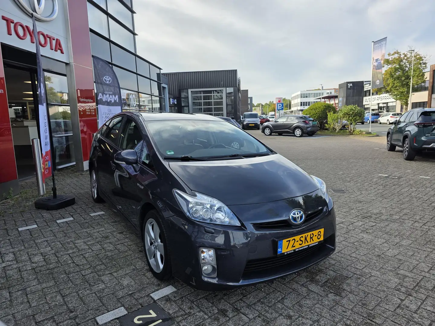 Toyota Prius 1.8 Full Hybrid 136PK Aut Grigio - 2