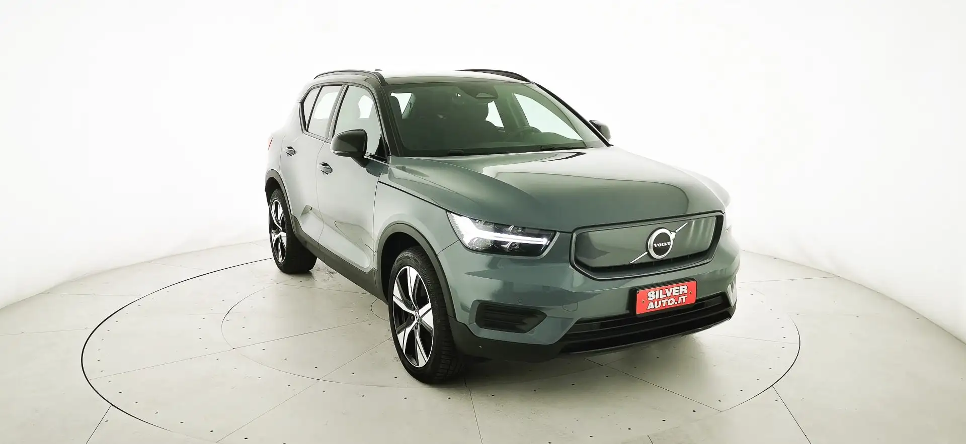 Volvo XC40 Recharge Pure Electric Single Motor FWD Plus Grau - 1
