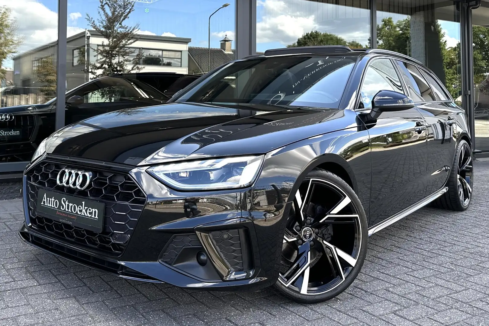 Audi A4 Avant 35 TFSI 3X S-Line Black Panorama Camera Sfee Noir - 1
