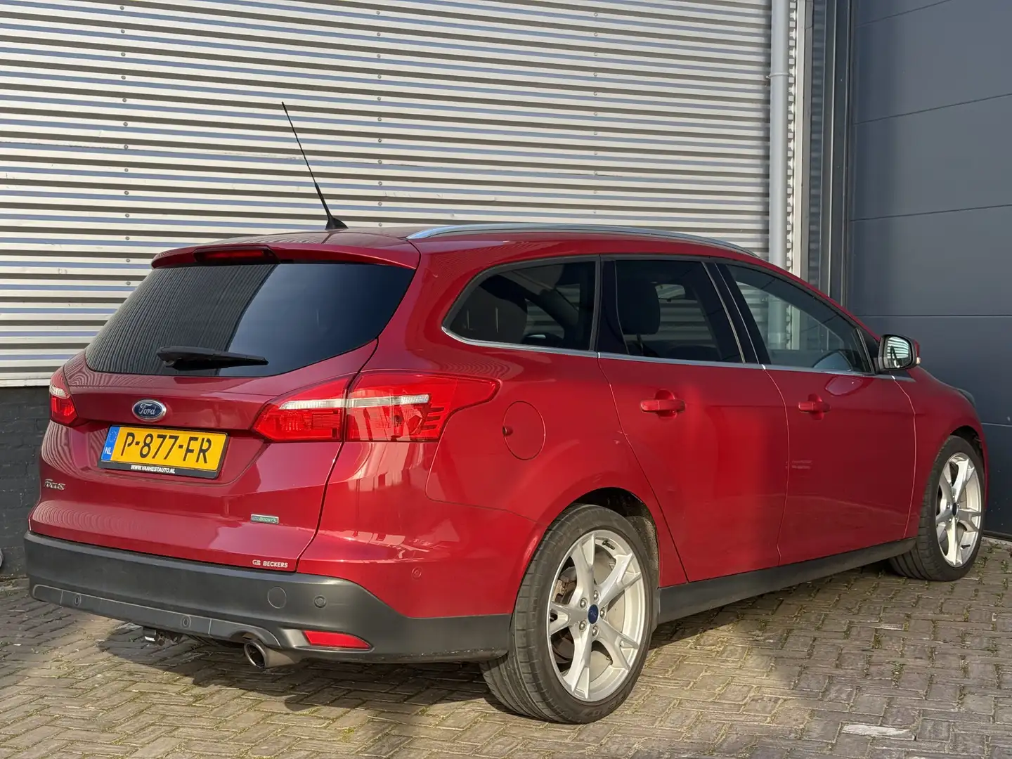 Ford Focus Wagon 1.5 Titanium Edition // ONLY EXPORT // ENGIN Rood - 2