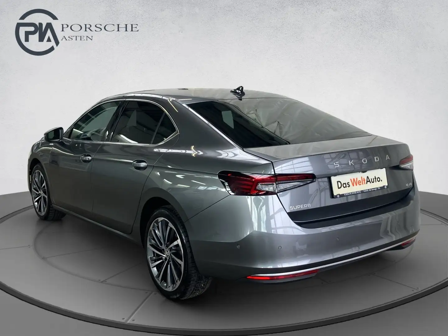 Skoda Superb 4x4 L&K TDI DSG Grau - 2
