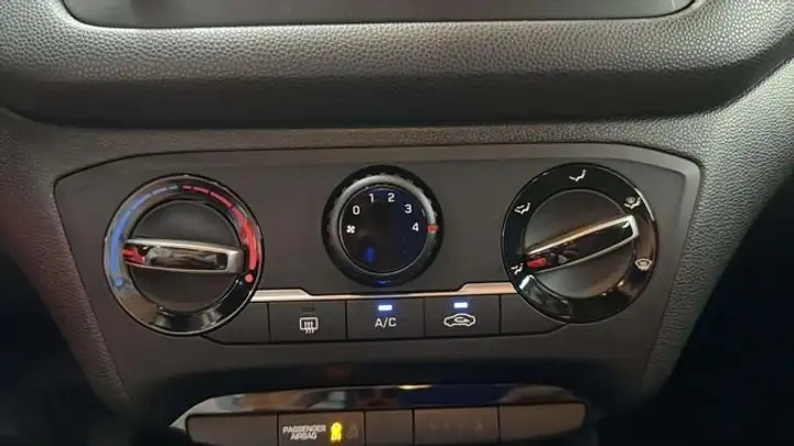 Hyundai i20 1.2 MPI Essence LE 2020, foto 13