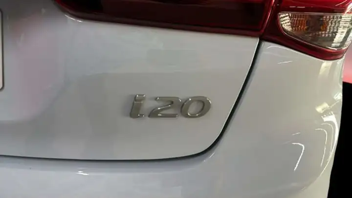 Hyundai i20 1.2 MPI Essence LE 2020, foto 16