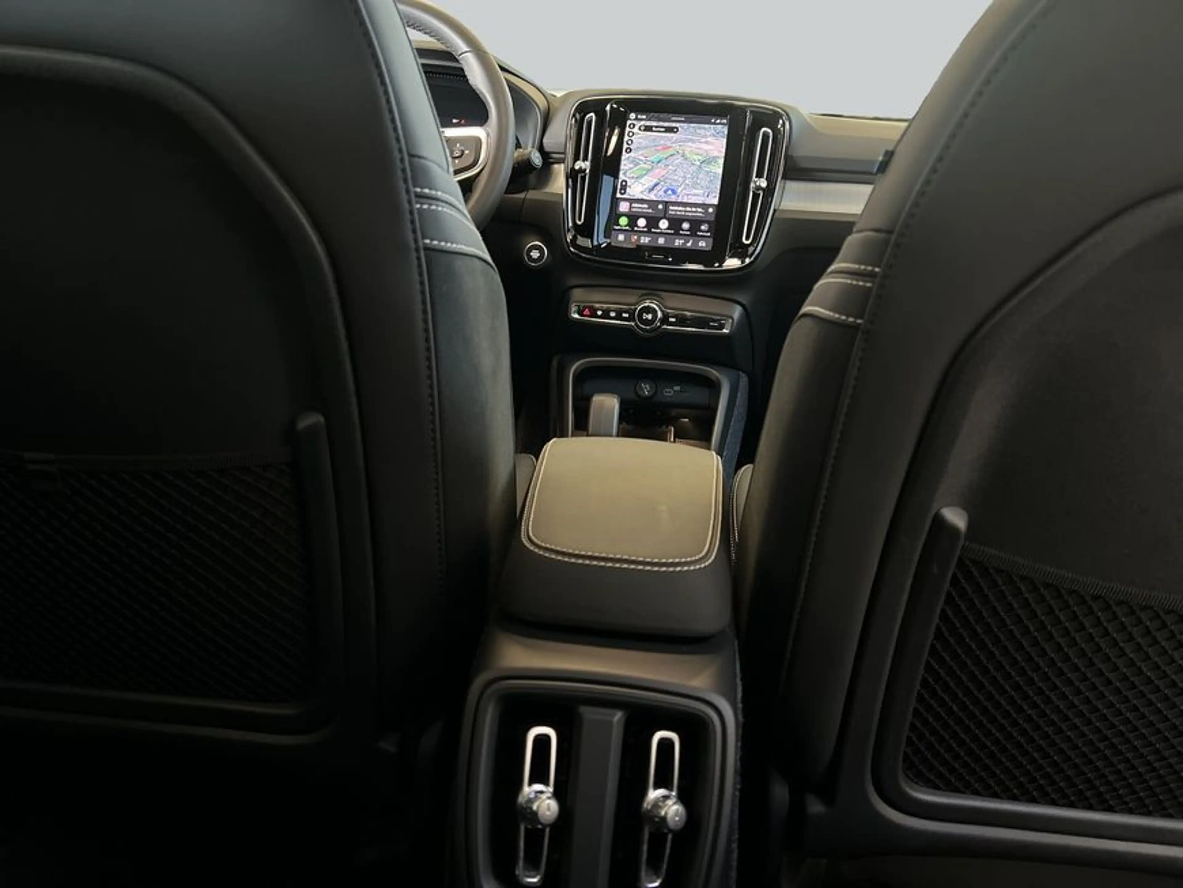 Volvo XC40 XC40 B3 B DKG Plus Black Edition — photo 14