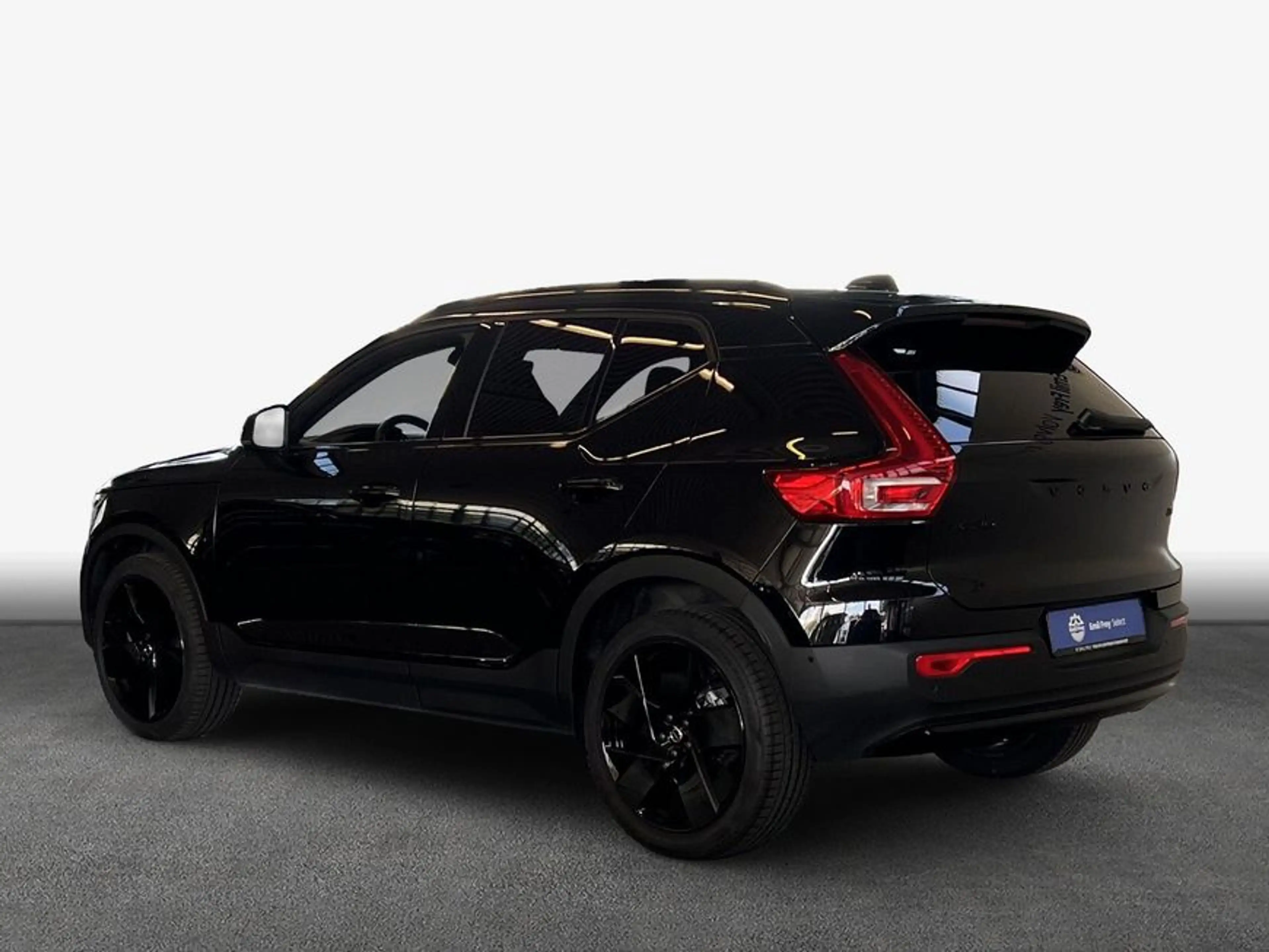 Volvo XC40 XC40 B3 B DKG Plus Black Edition — photo 2