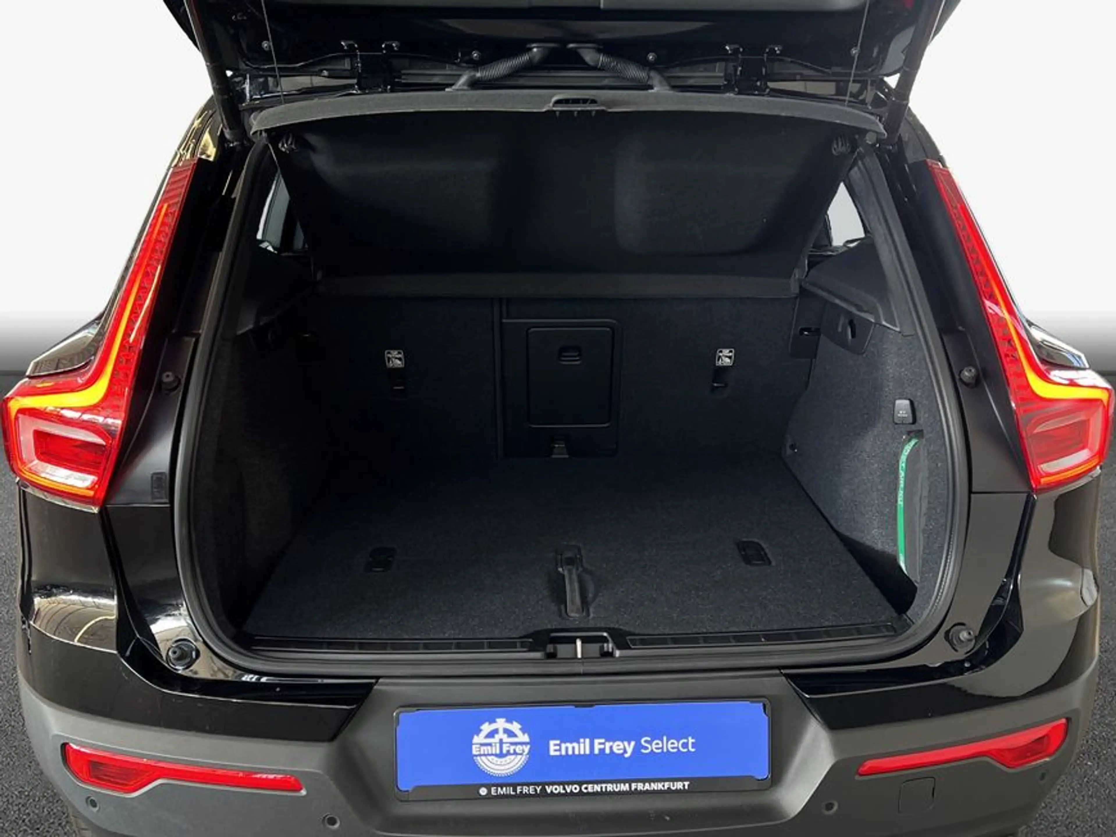 Volvo XC40 XC40 B3 B DKG Plus Black Edition — photo 8