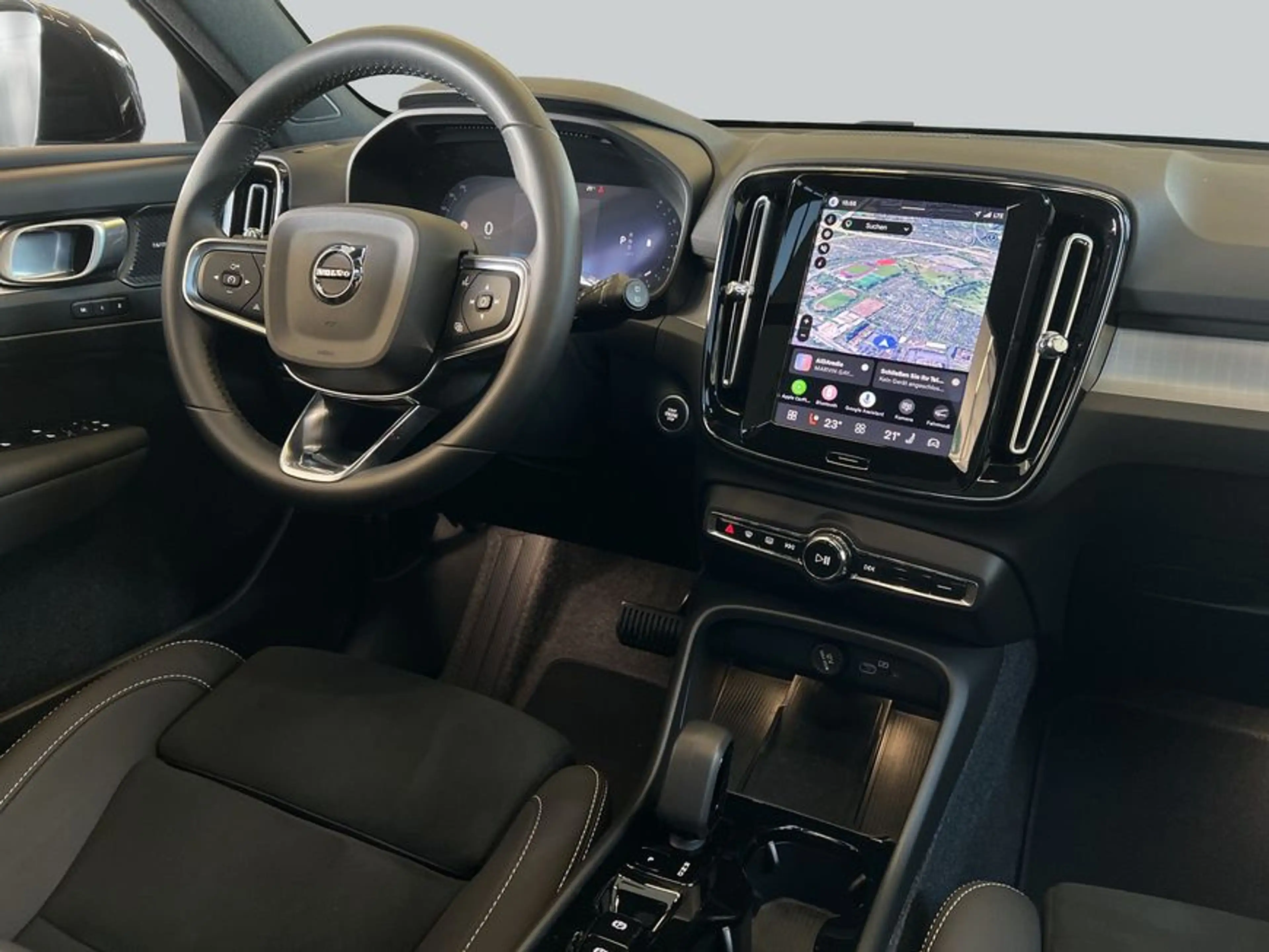 Volvo XC40 XC40 B3 B DKG Plus Black Edition — photo 13