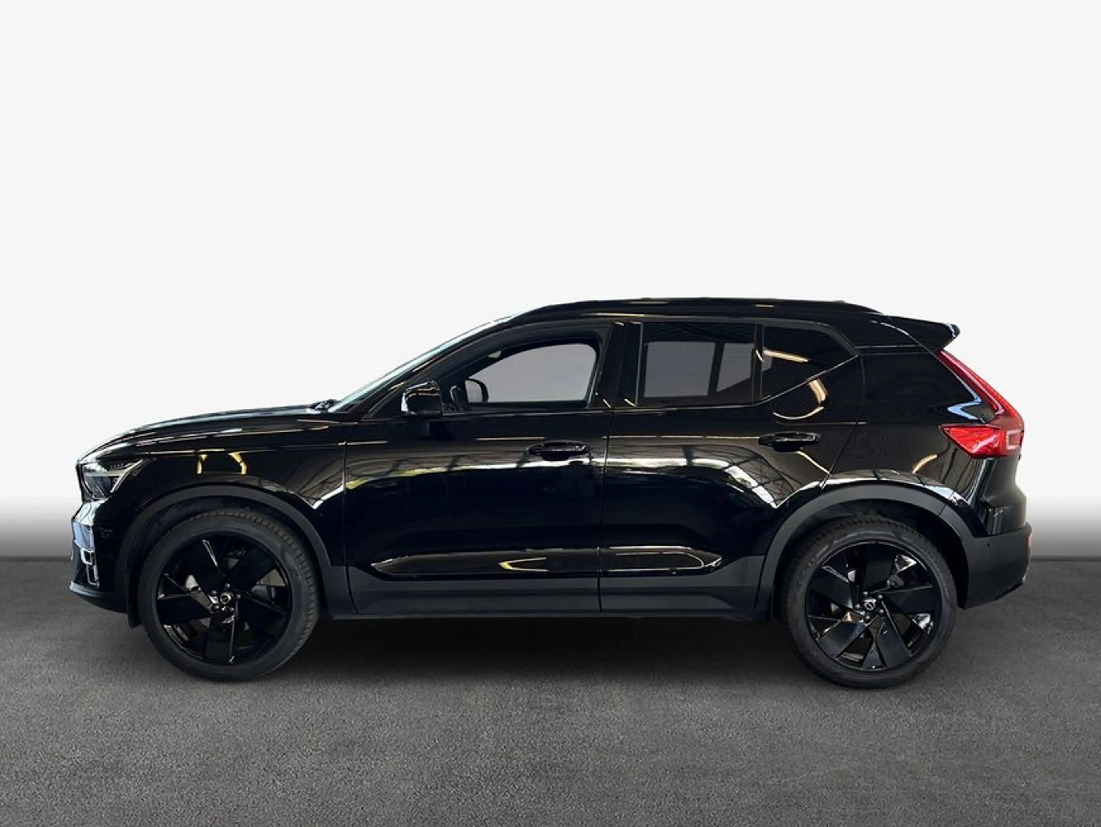 Volvo XC40 XC40 B3 B DKG Plus Black Edition — photo 4