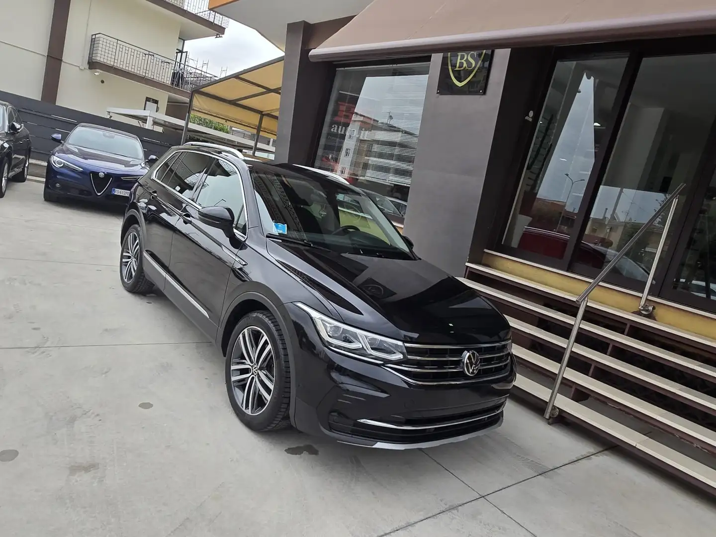 Volkswagen Tiguan 2.0 tdi Elegance 150cv dsg Nero - 1