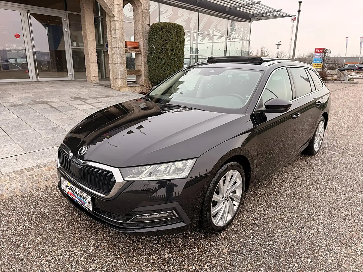 Skoda Octavia Combi 2,0 TDI 4x4 Style DSG/1.BESITZ/VIRTUAL-C.... Schwarz - 2