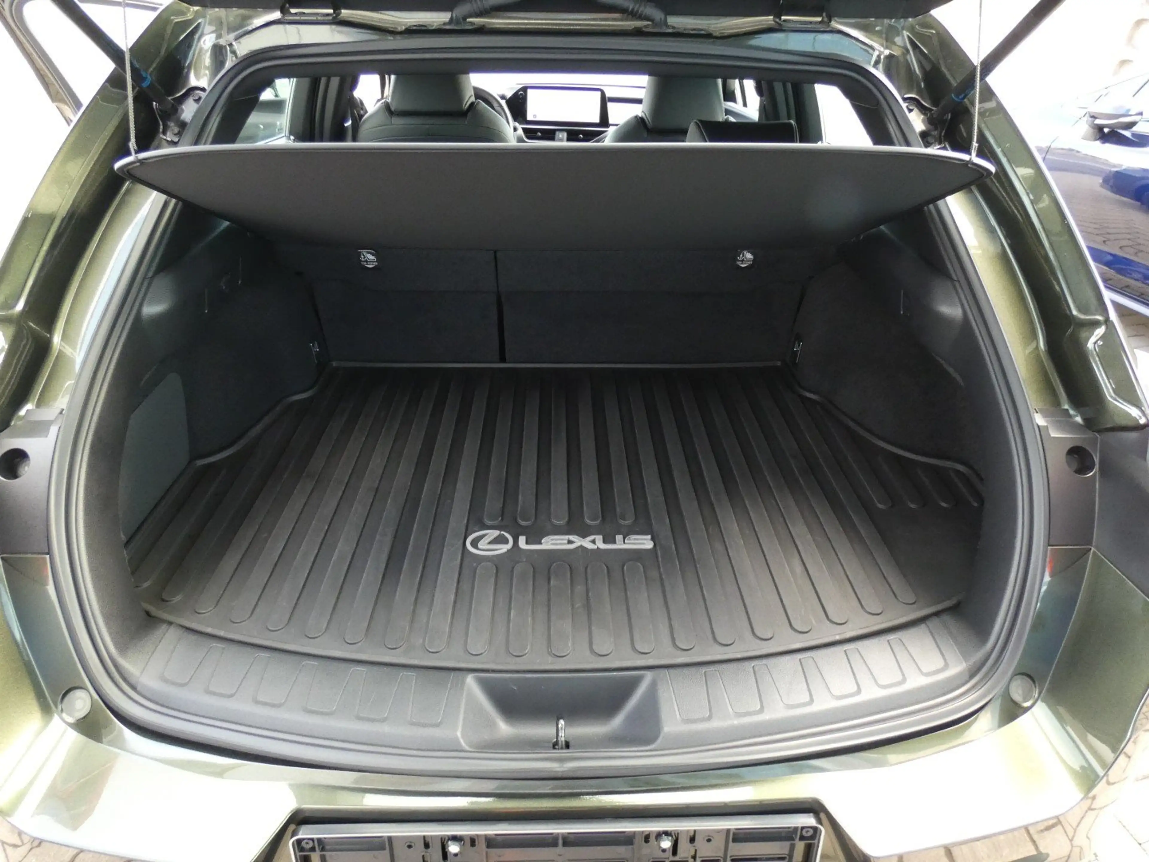 Lexus UX 250h HYBRID +LEDER +Zetelverwarming +Groot scherm — photo 13
