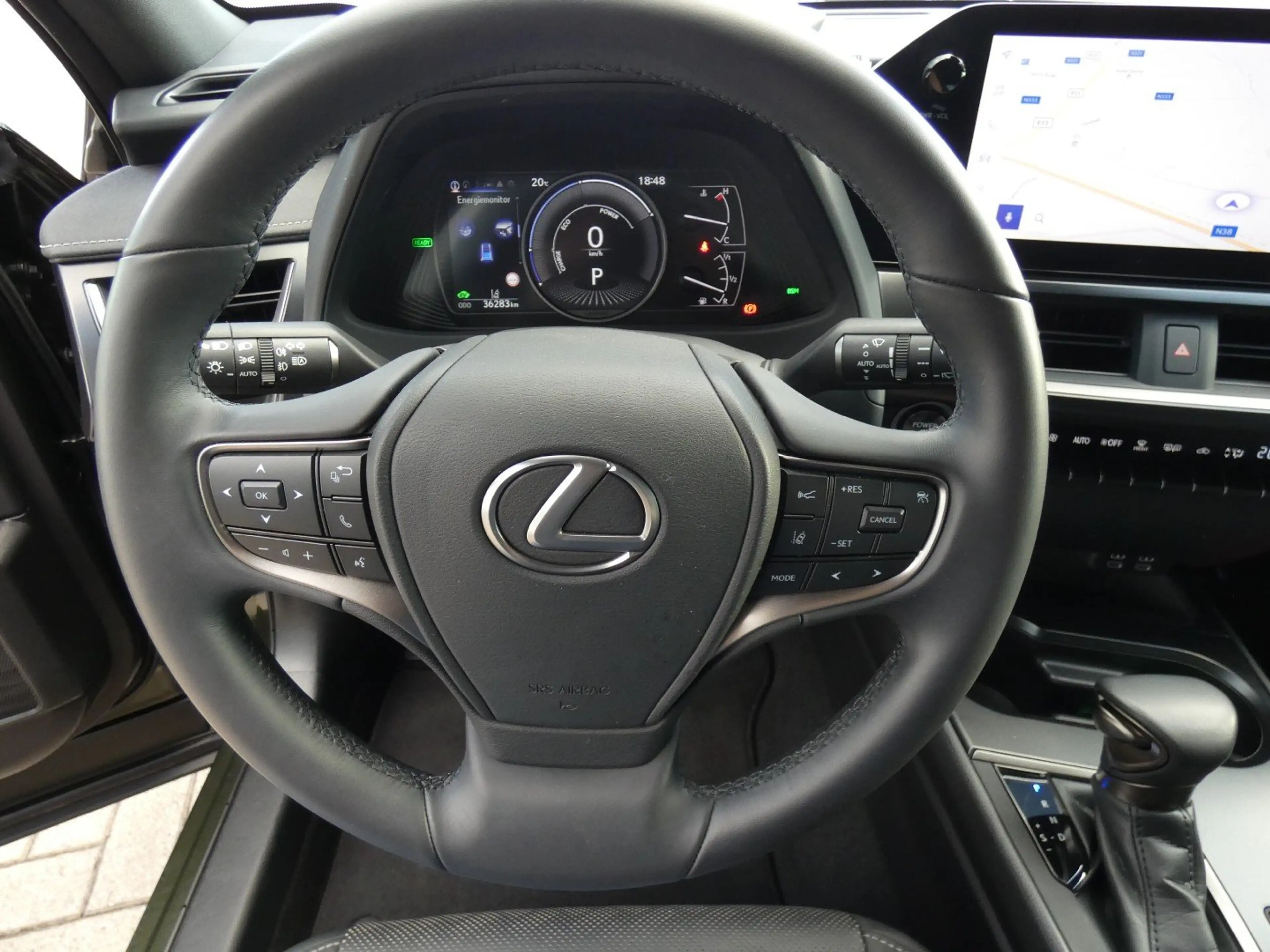 Lexus UX 250h HYBRID +LEDER +Zetelverwarming +Groot scherm — photo 15