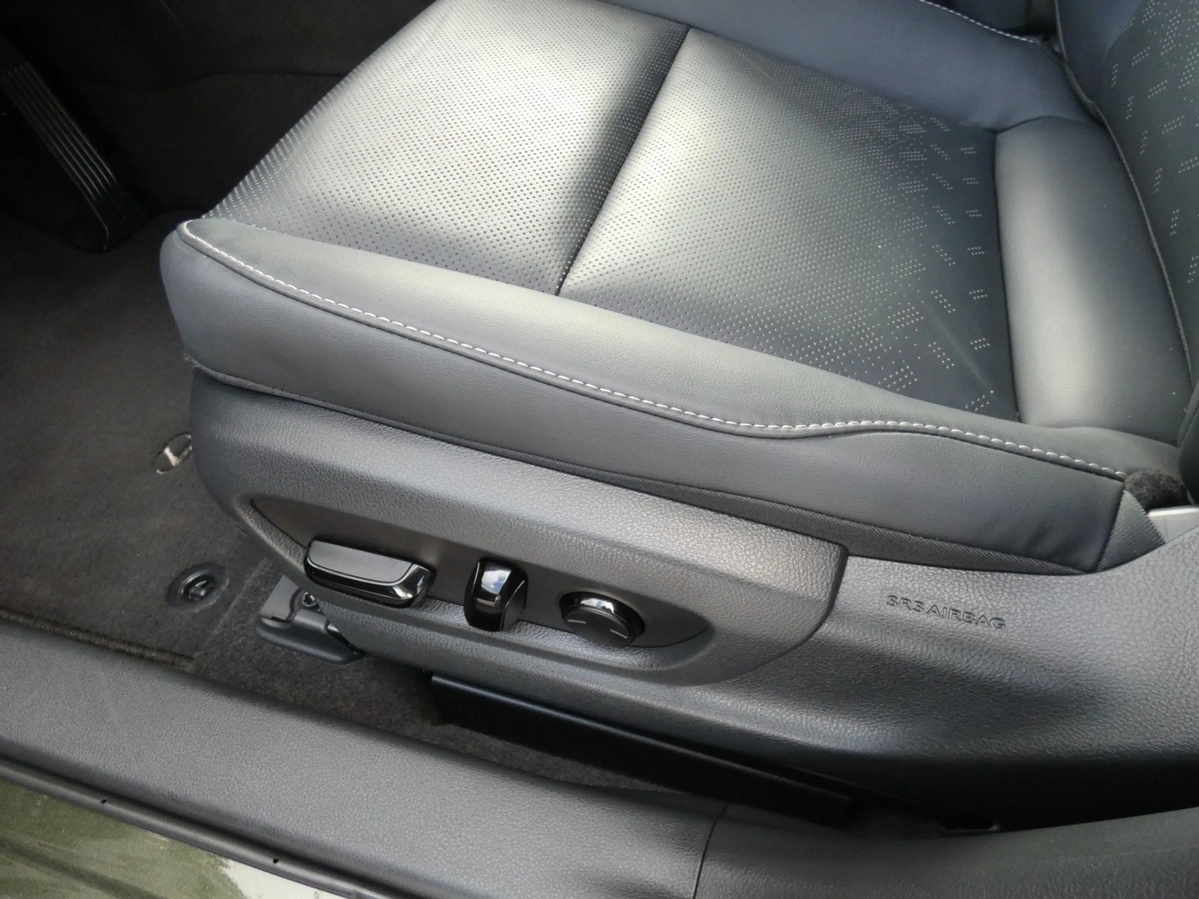 Lexus UX 250h HYBRID +LEDER +Zetelverwarming +Groot scherm — photo 8