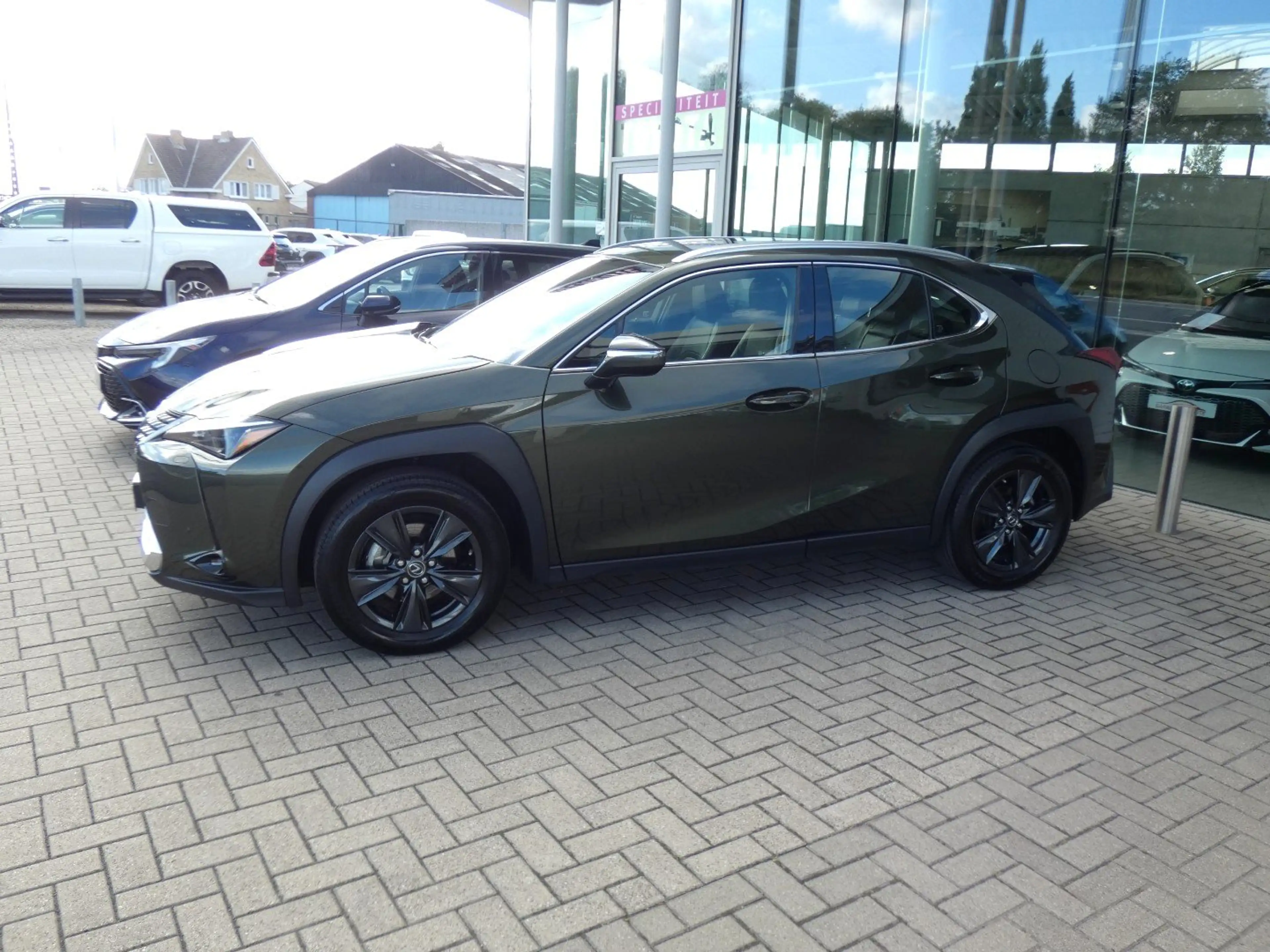 Lexus UX 250h HYBRID +LEDER +Zetelverwarming +Groot scherm — photo 5