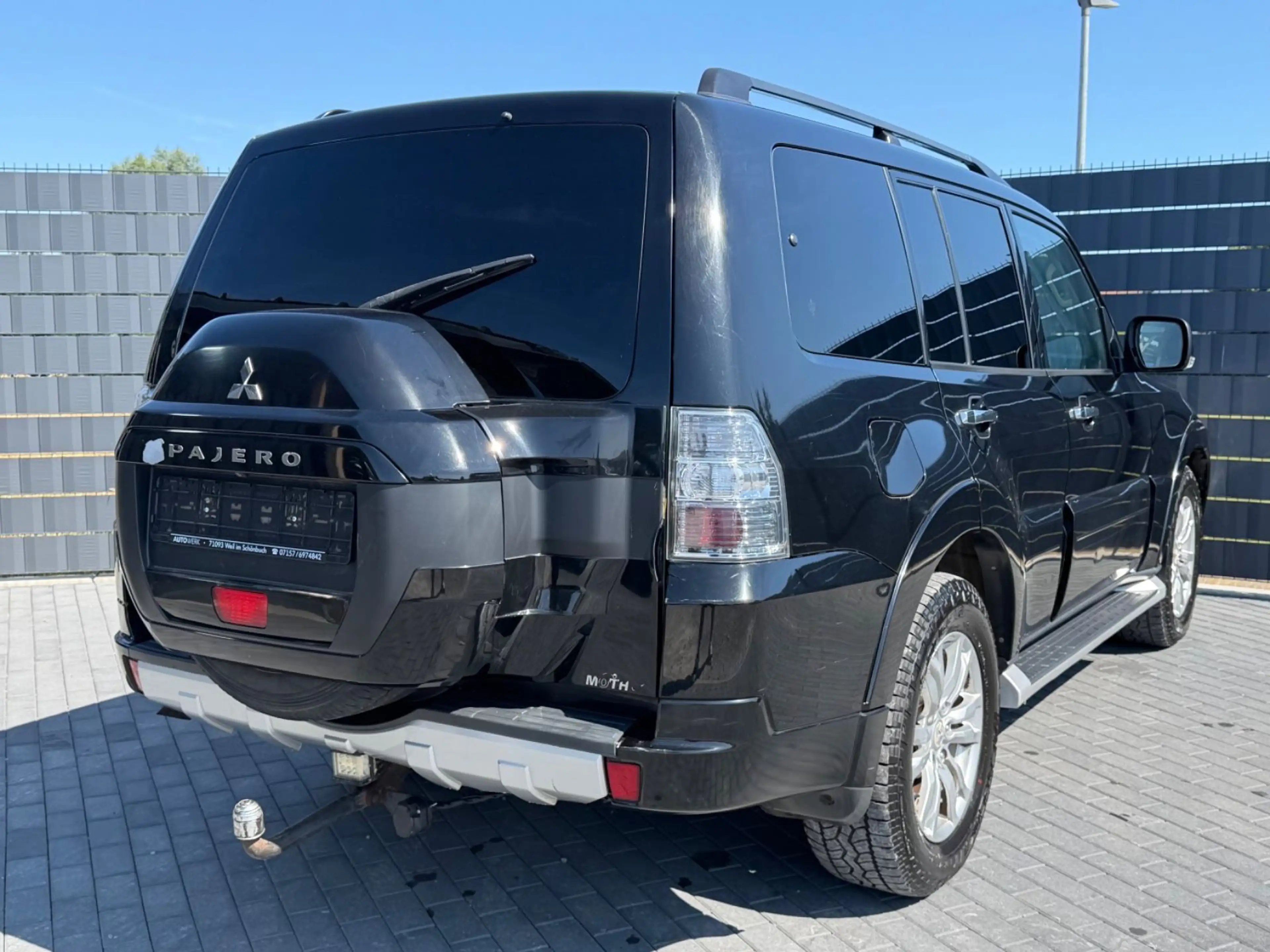 Mitsubishi Pajero 3.2 DI-D Top 4x4*AUTOMATIK*CAM*SHD*AHK* — photo 5