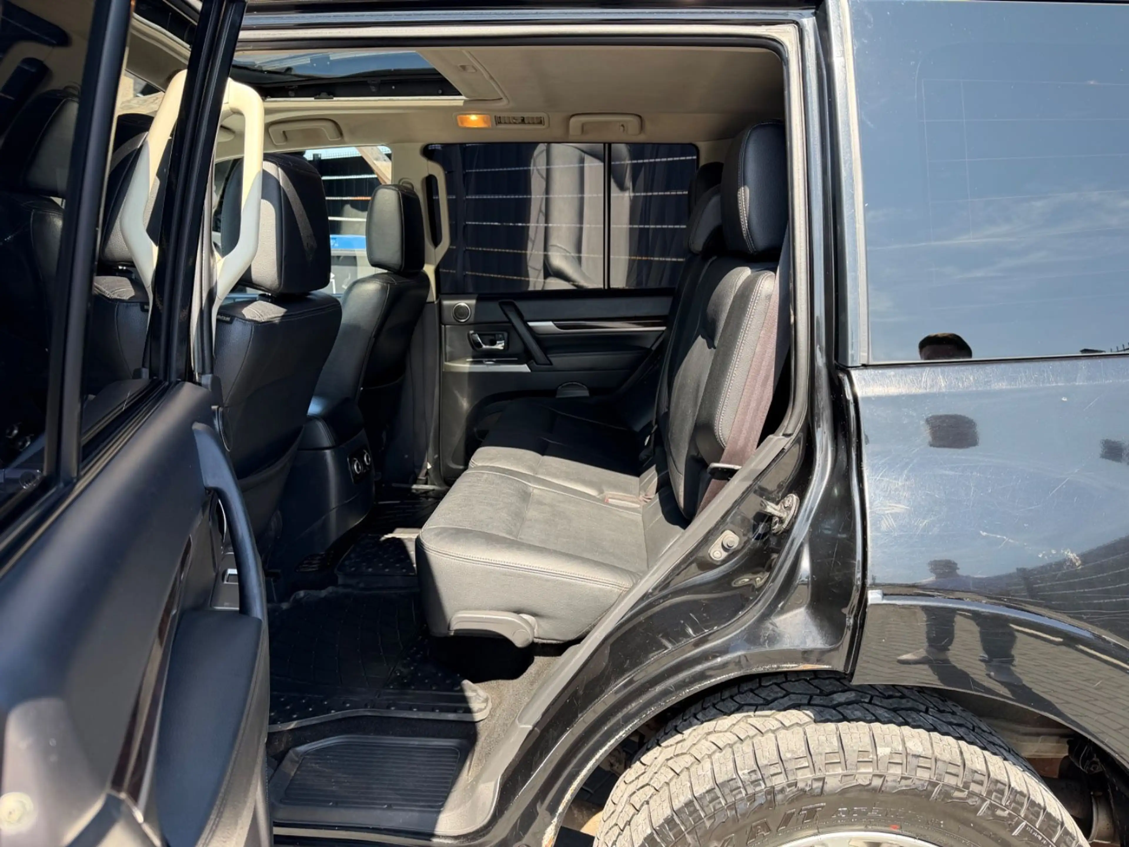Mitsubishi Pajero 3.2 DI-D Top 4x4*AUTOMATIK*CAM*SHD*AHK* — photo 10