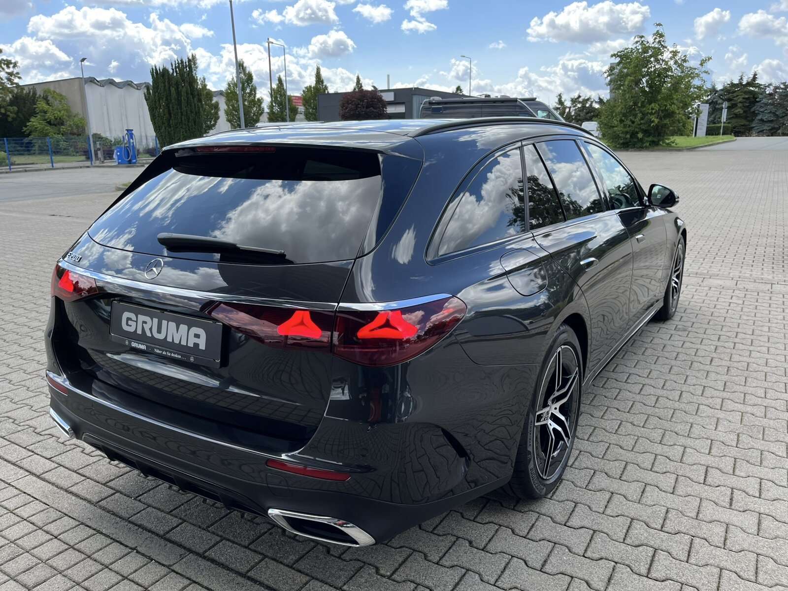 Mercedes-Benz E 200
