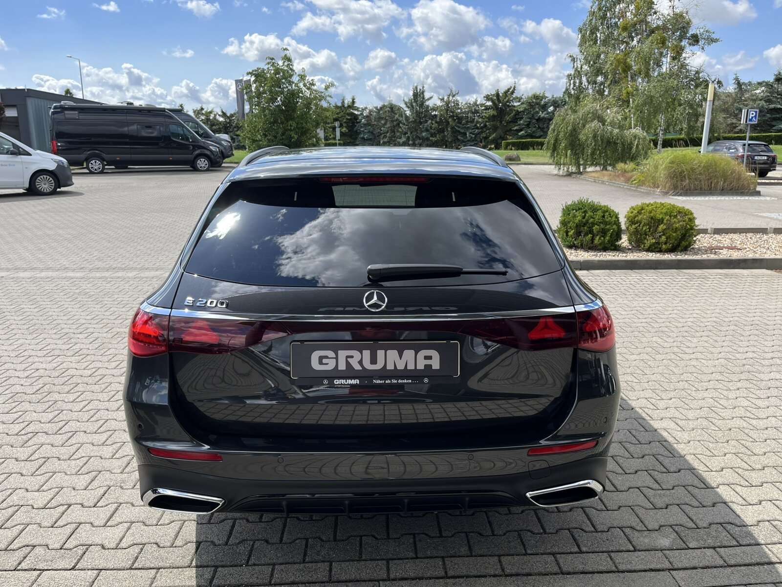 Mercedes-Benz E 200
