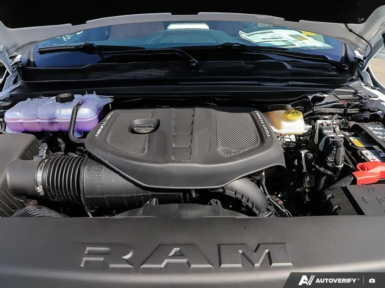 RAM 1500 снимка RAM 1500