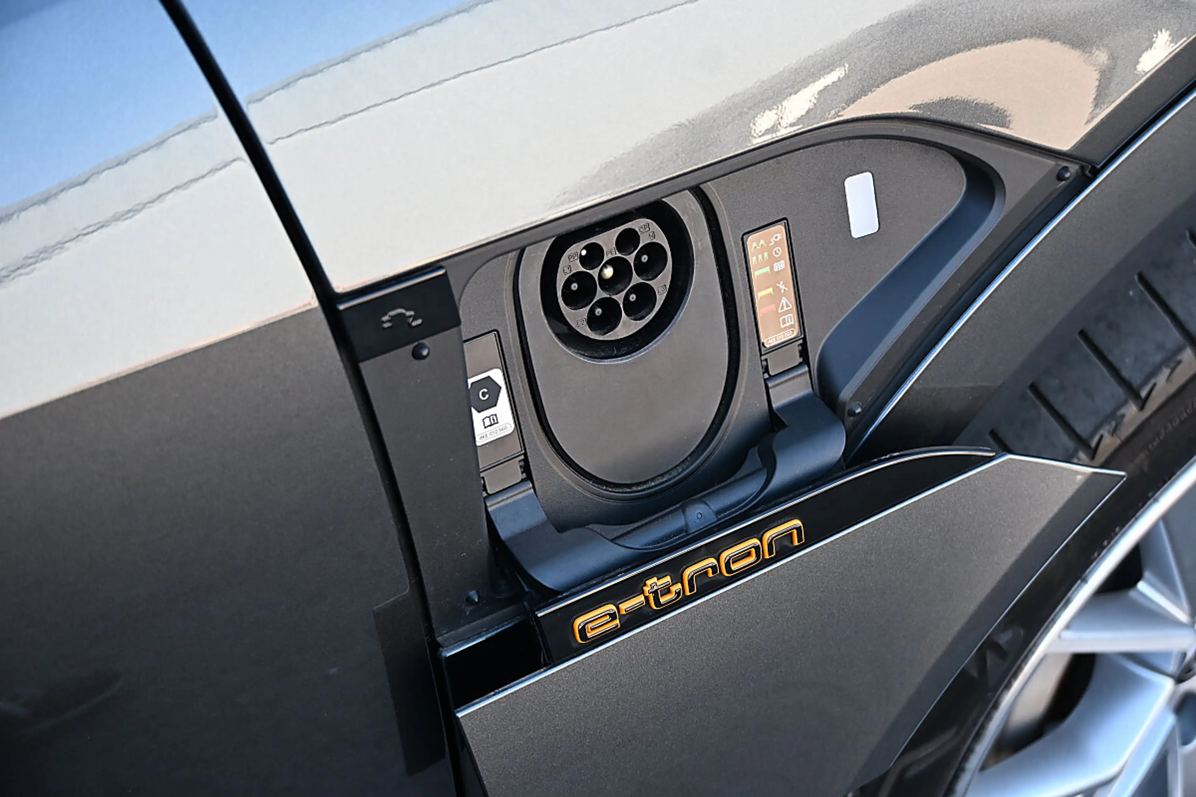 Audi e-tron SB 55 quattro 95kWh S-line NP € 117k ACC, HeadU... — photo 10