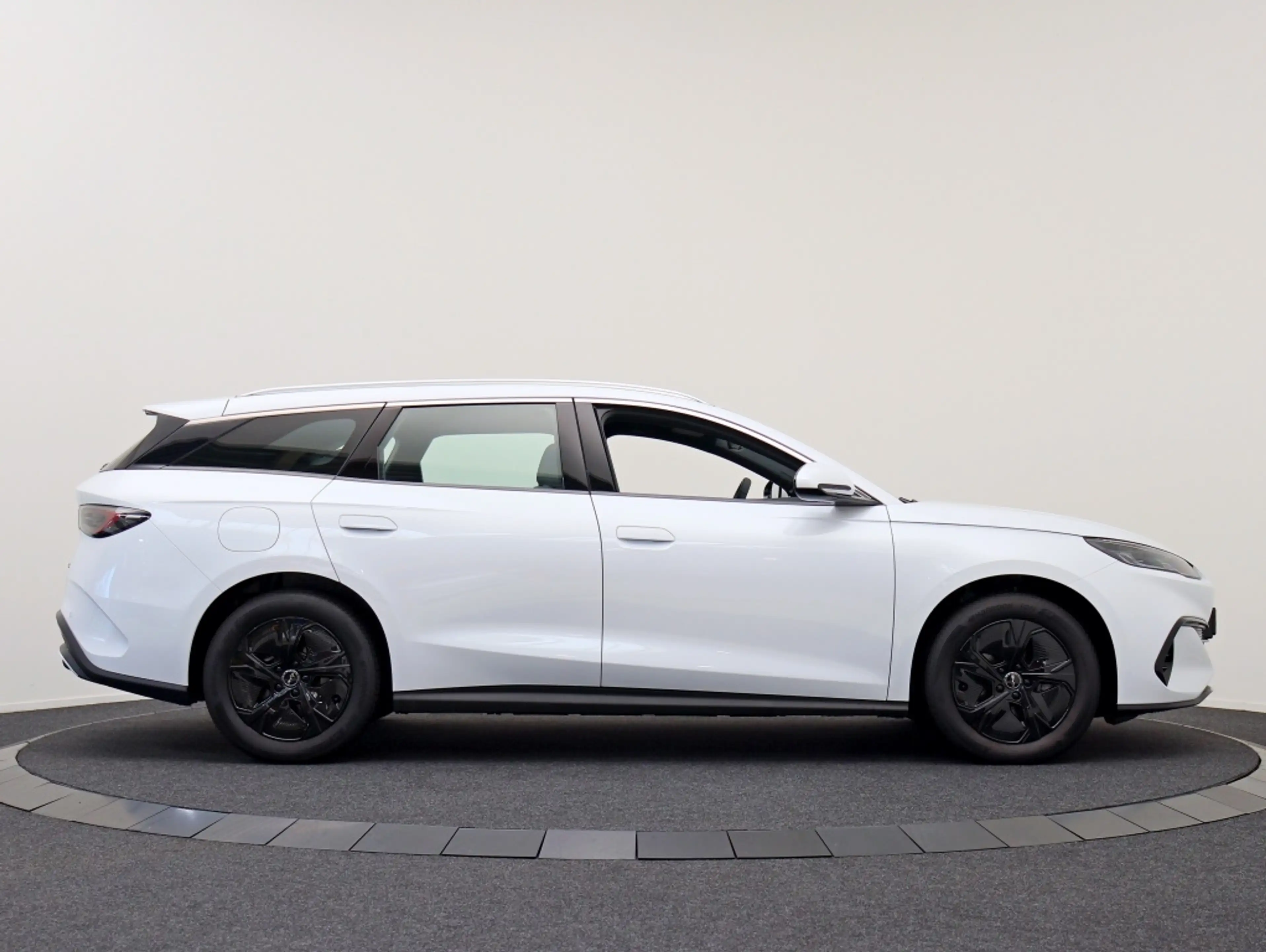 BYD Seal 6 Touring 1.5 DM-i Boost | BYD Dealer | Private Leas — photo 11