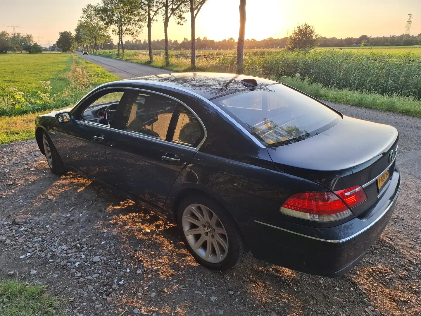 BMW M3 760Li Blauw - 2
