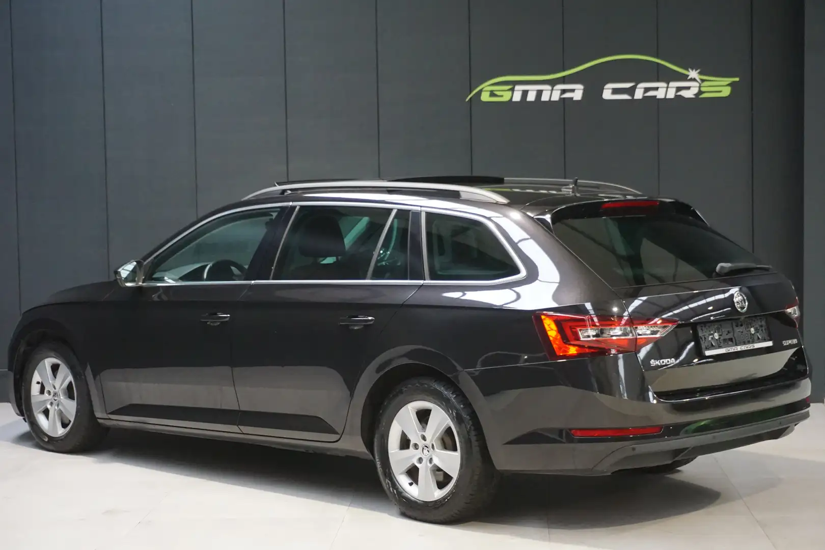 Skoda Superb SW 1.6 CR TDi  Automaat-Navi-Cam-Pano-PDC-Garantie Noir - 2